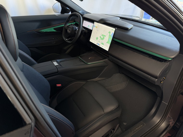 Vehicle Image 30