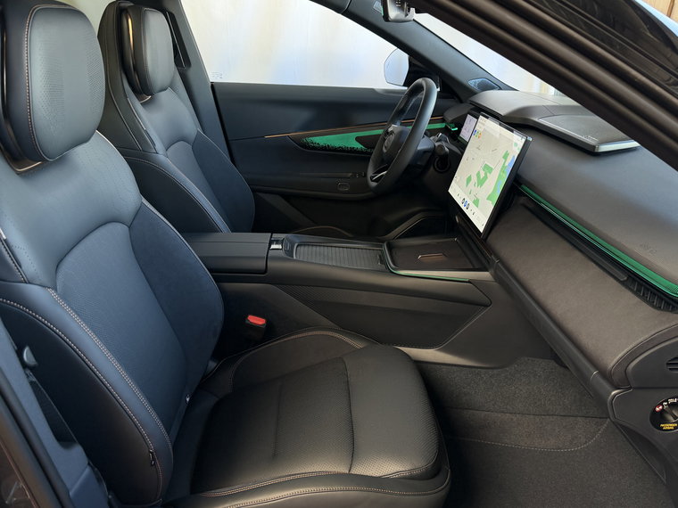 Vehicle Image 33