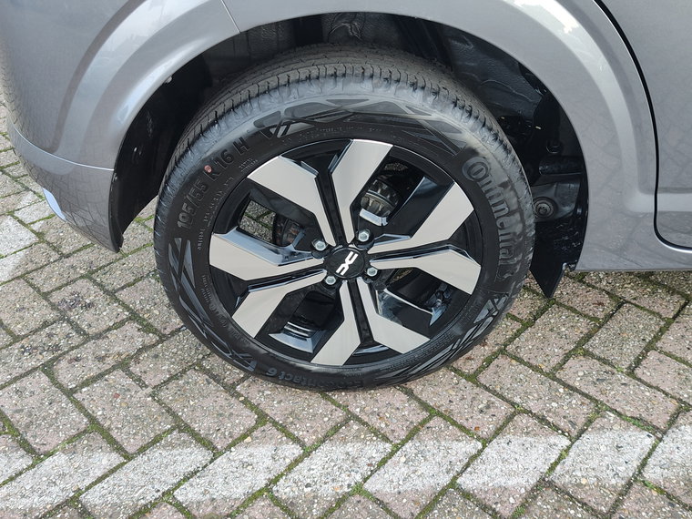 Vehicle Image 36