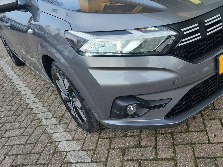 Vehicle Image 37