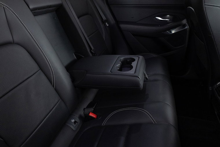 Vehicle Image 13