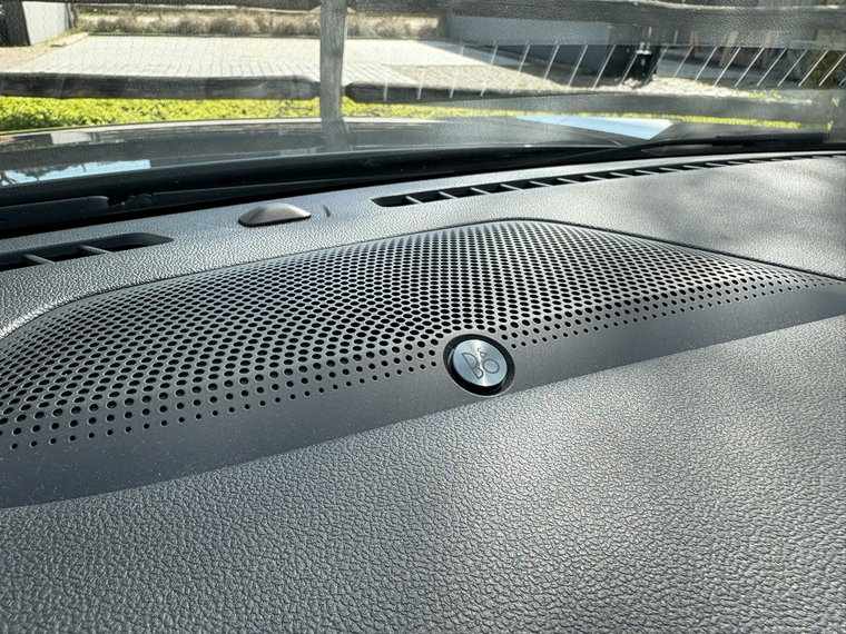 Vehicle Image 37