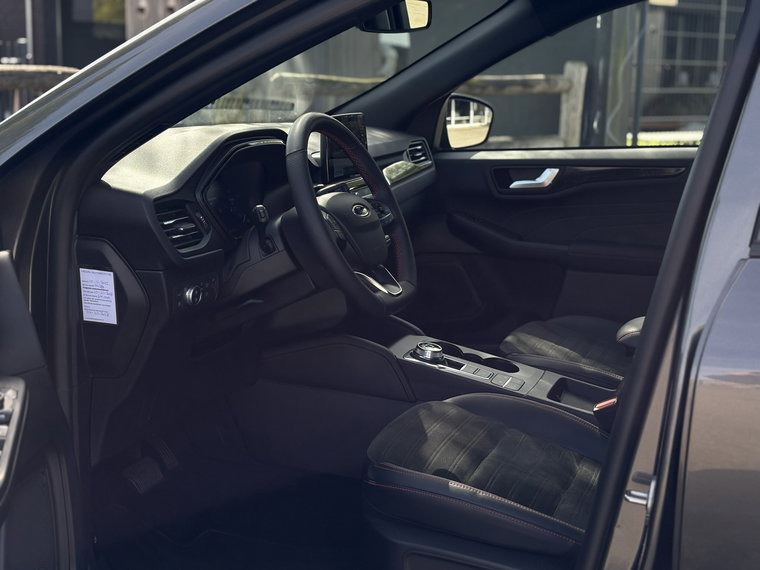 Vehicle Image 38