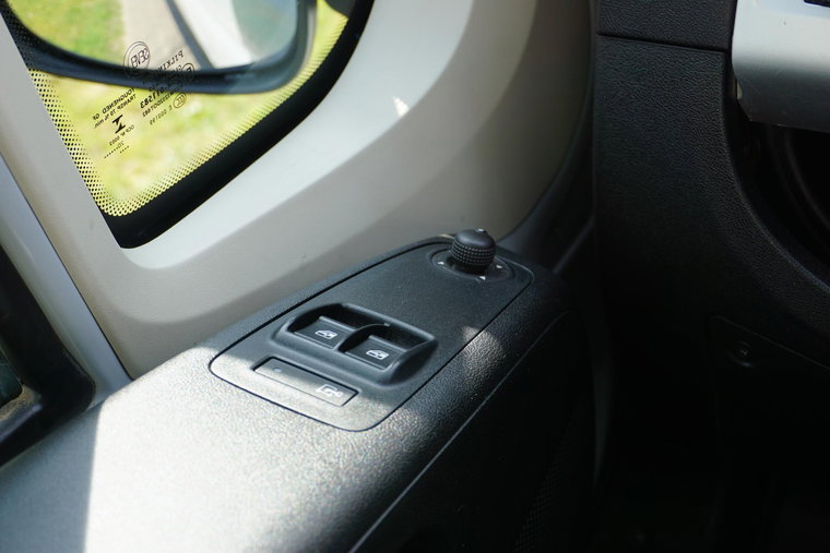 Vehicle Image 23