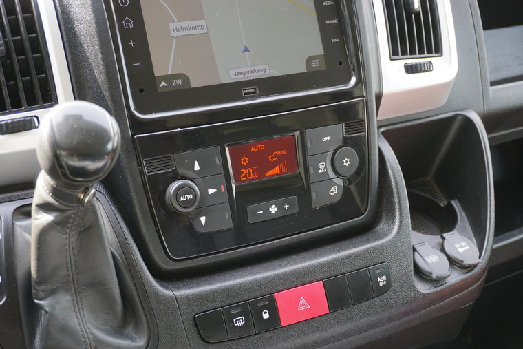 Vehicle Image 29