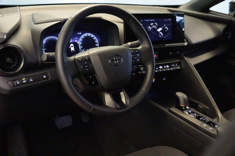 Vehicle Image 4