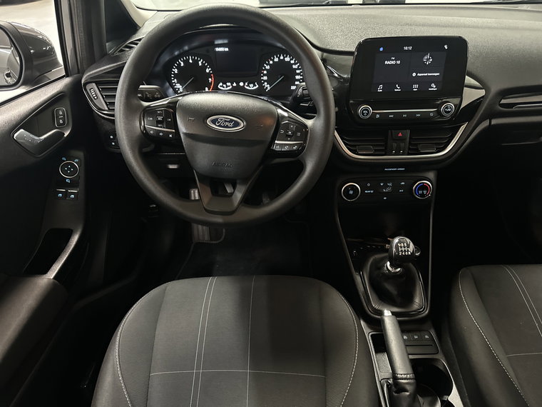 Vehicle Image 16