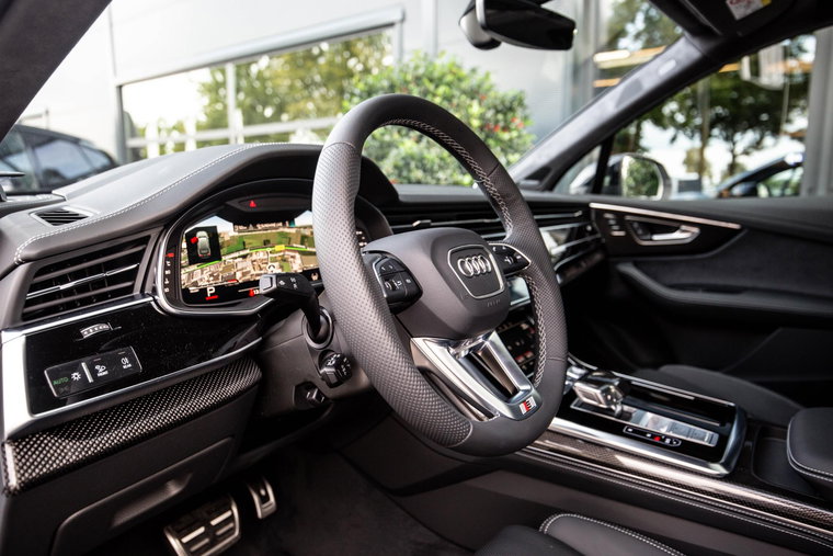 Vehicle Image 13