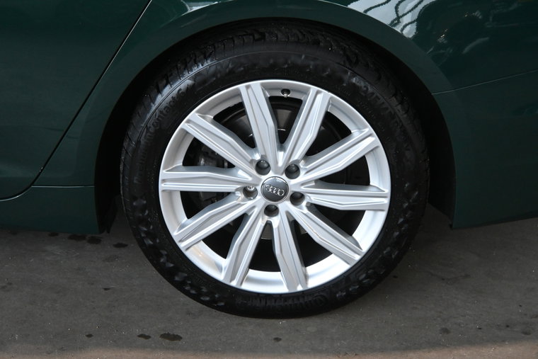 Vehicle Image 13
