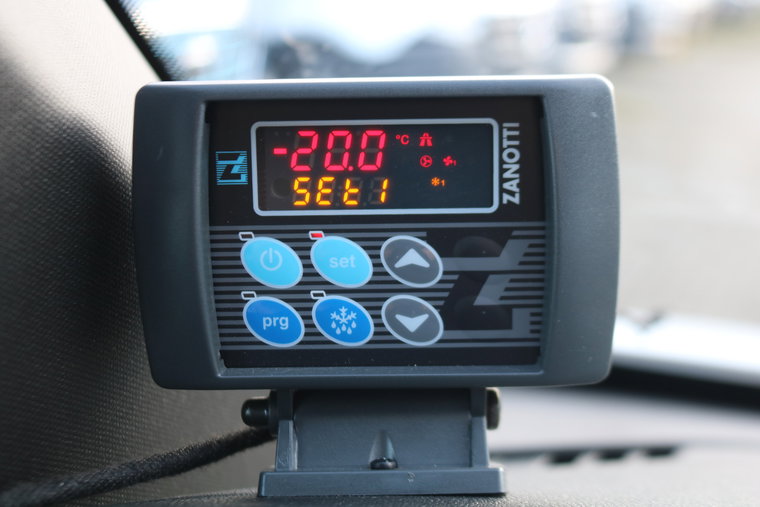 Vehicle Image 25