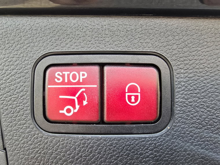Vehicle Image 35