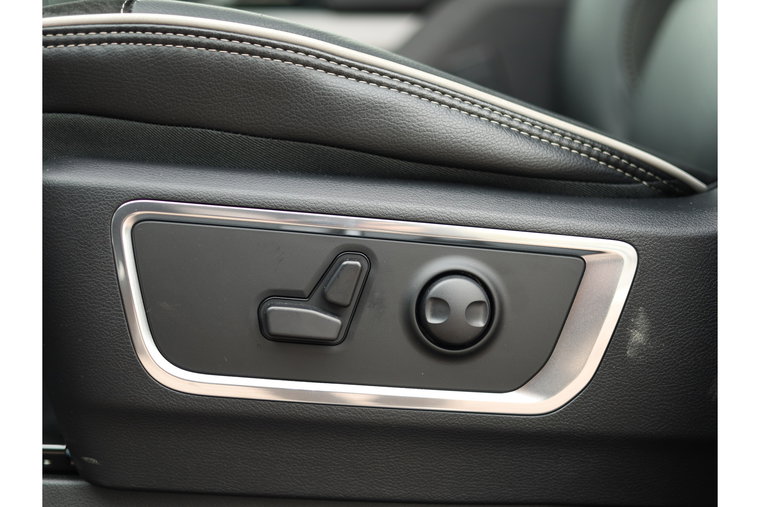 Vehicle Image 36