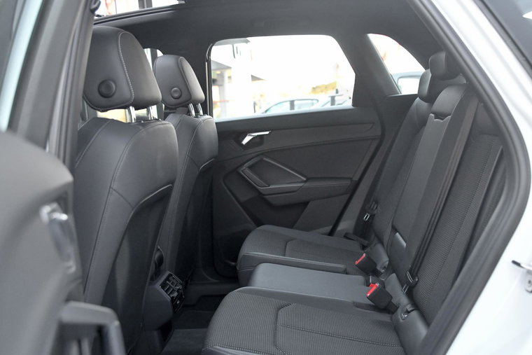 Vehicle Image 22