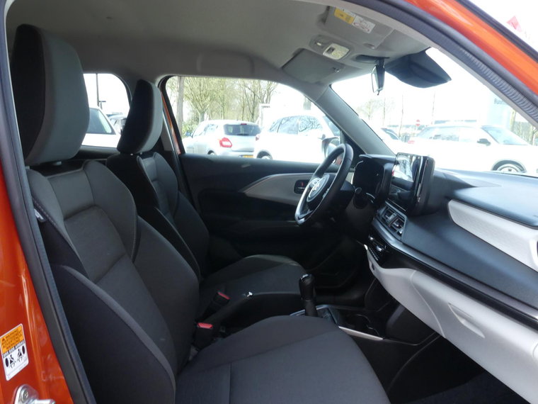 Vehicle Image 8