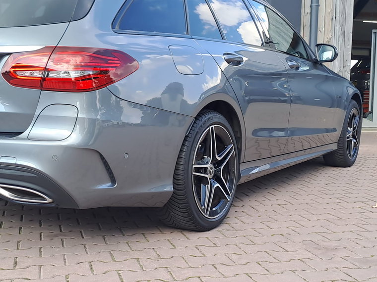 Vehicle Image 45
