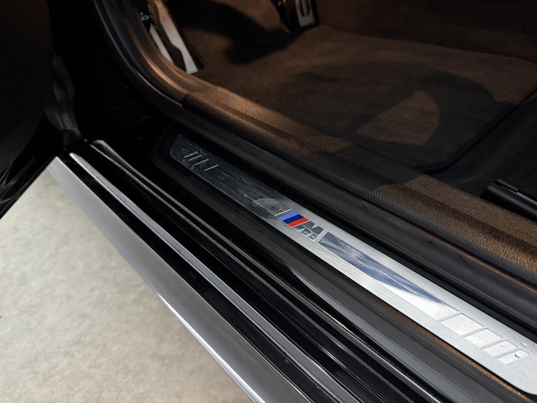 Vehicle Image 38