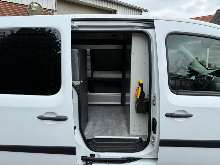 Vehicle Image 17