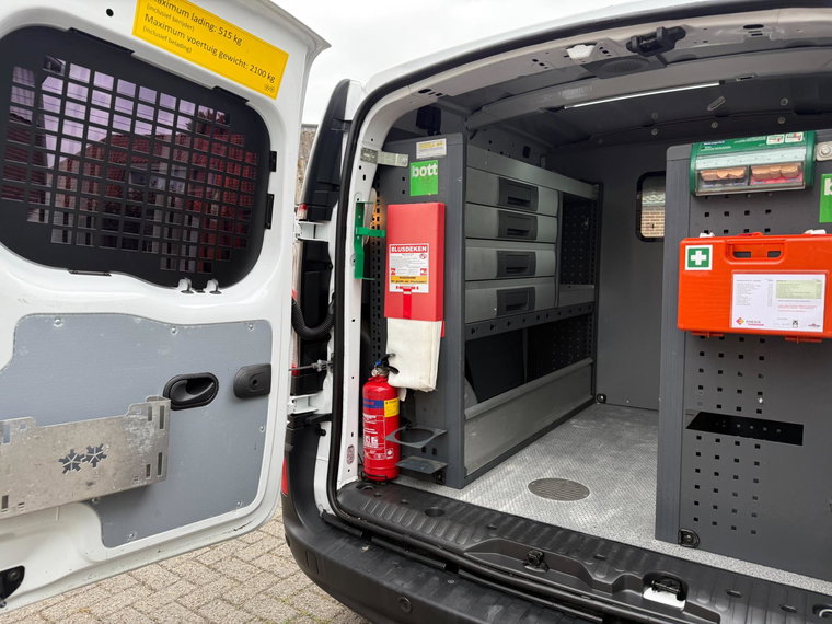 Vehicle Image 18