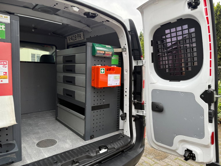 Vehicle Image 19