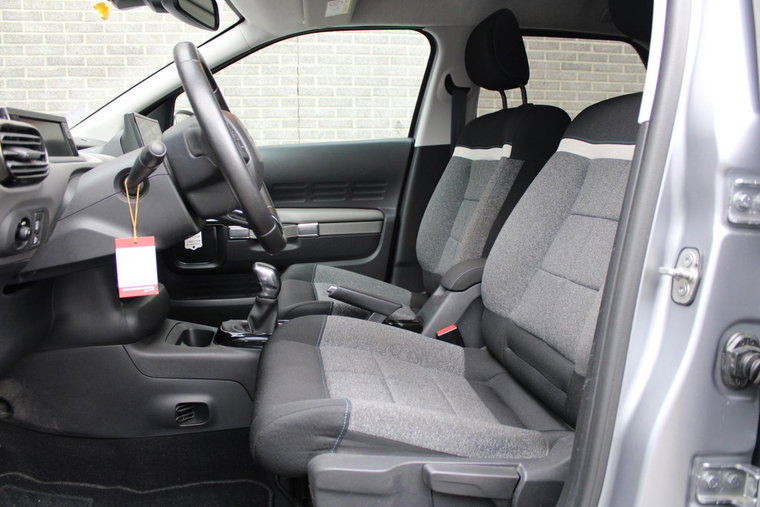 Vehicle Image 11