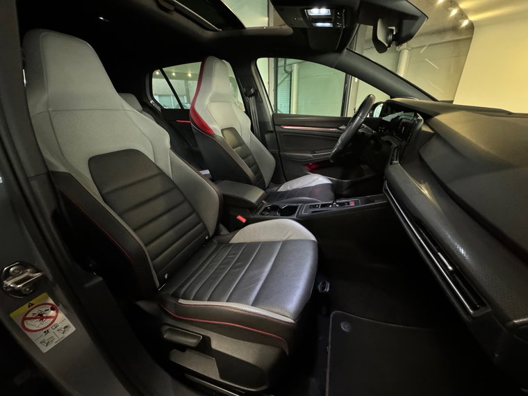 Vehicle Image 32