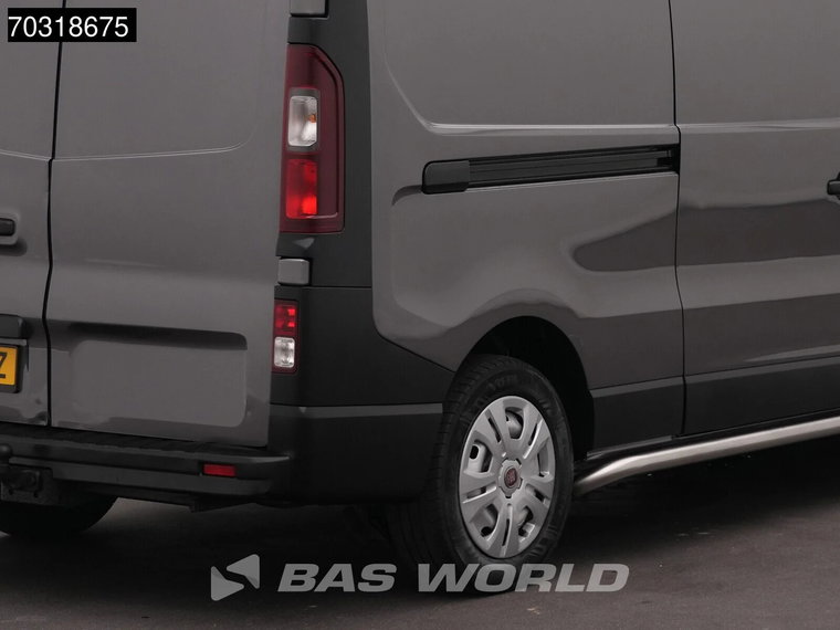 Vehicle Image 33