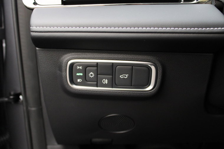 Vehicle Image 17