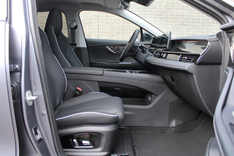 Vehicle Image 37