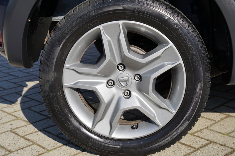 Vehicle Image 19