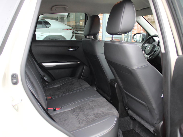 Vehicle Image 14