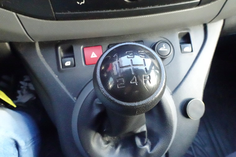 Vehicle Image 24