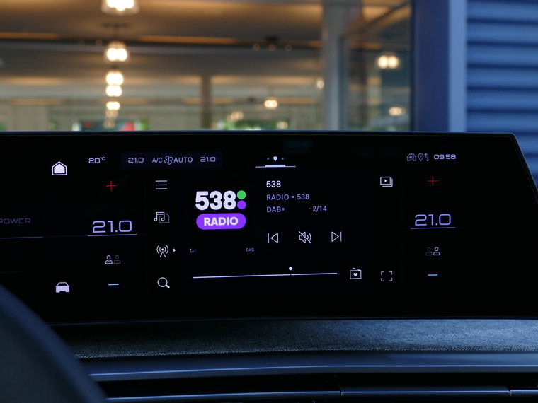 Vehicle Image 21