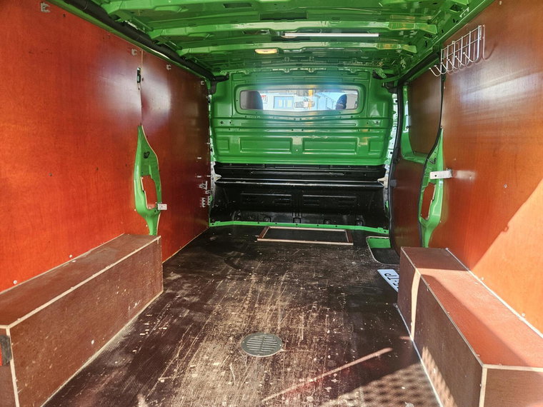 Vehicle Image 25