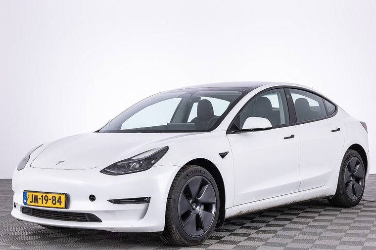 Vehicle Image 32