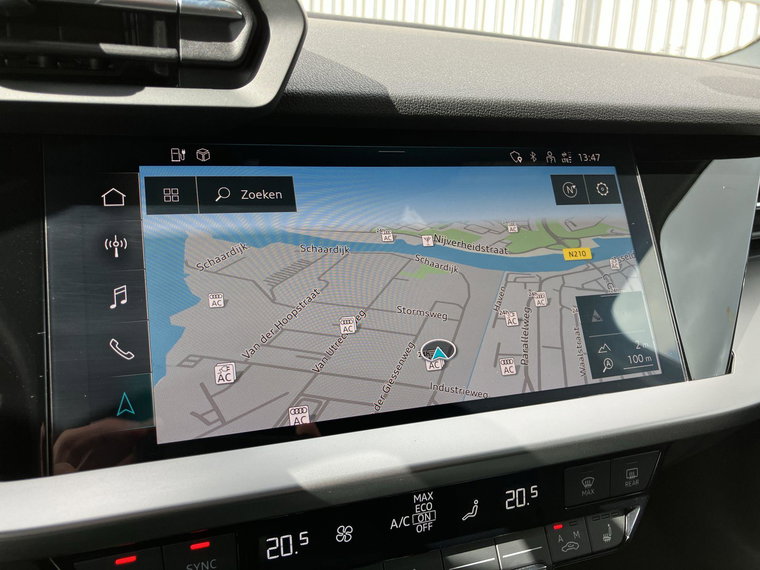 Vehicle Image 13