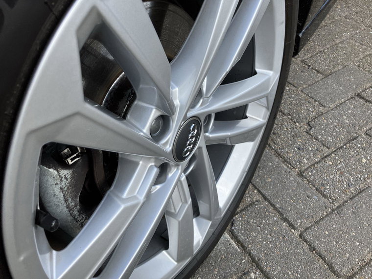 Vehicle Image 23