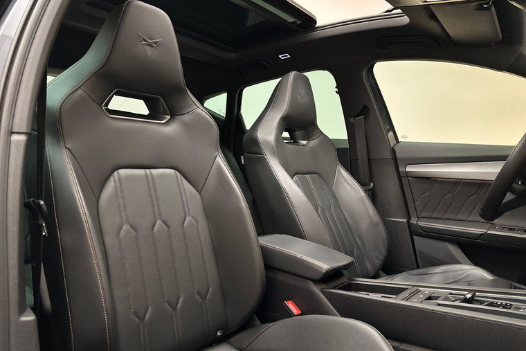 Vehicle Image 16