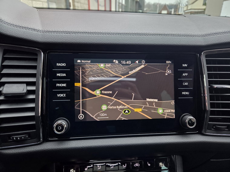 Vehicle Image 32