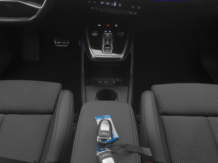 Vehicle Image 13