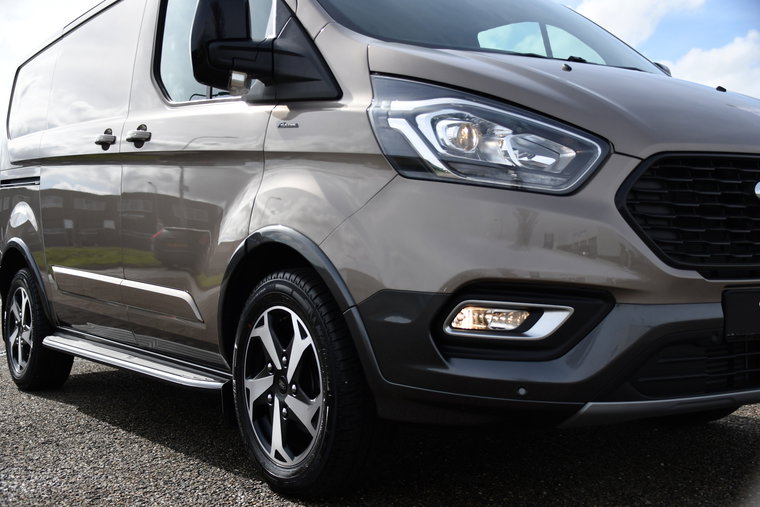 Vehicle Image 12