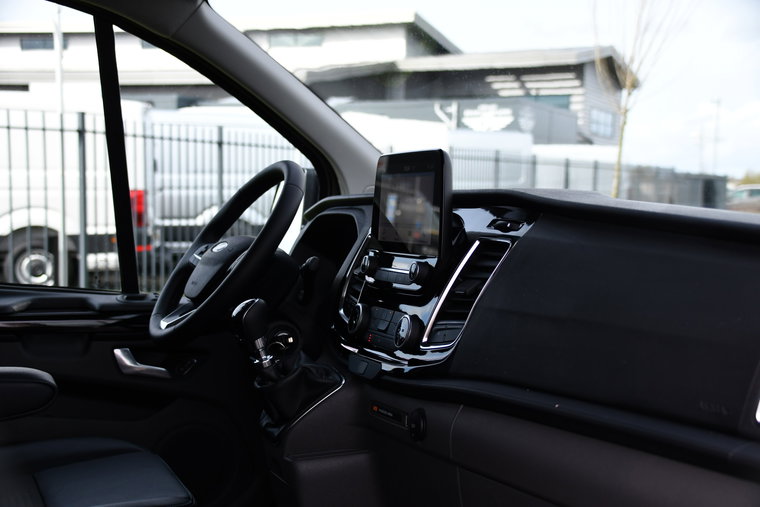 Vehicle Image 13