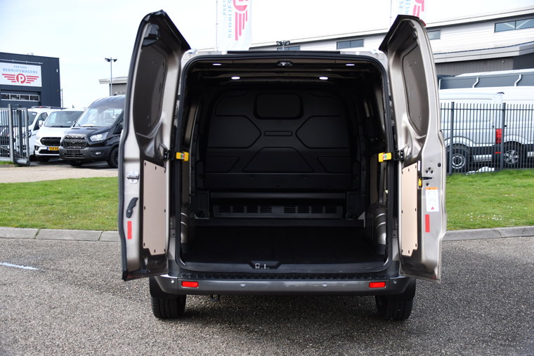 Vehicle Image 31