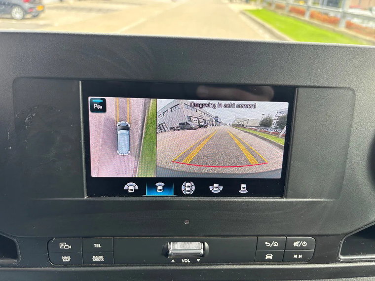 Vehicle Image 19