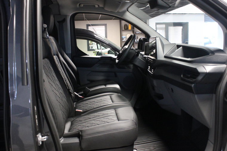 Vehicle Image 14