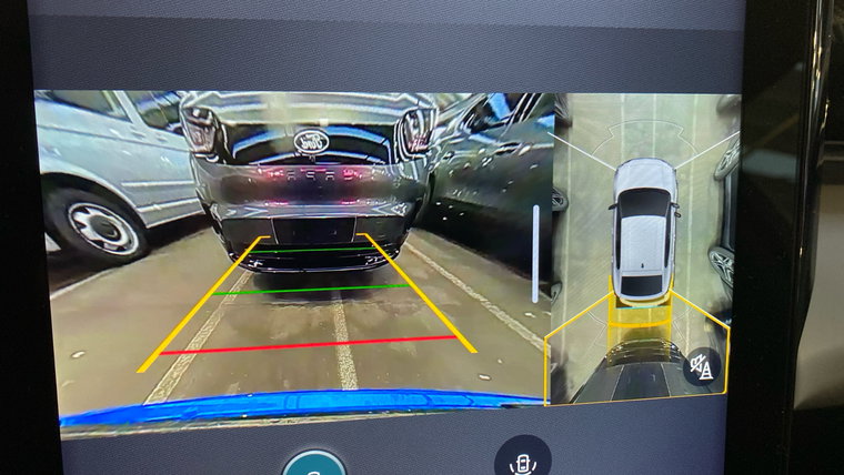 Vehicle Image 11