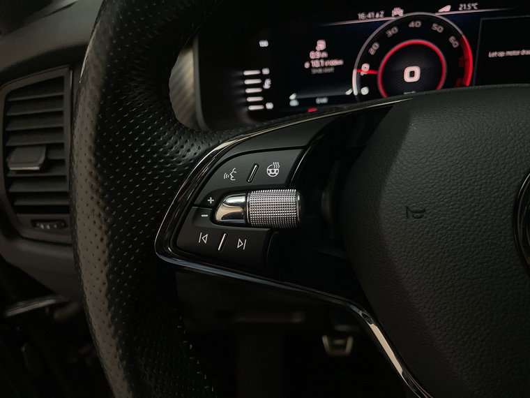 Vehicle Image 21