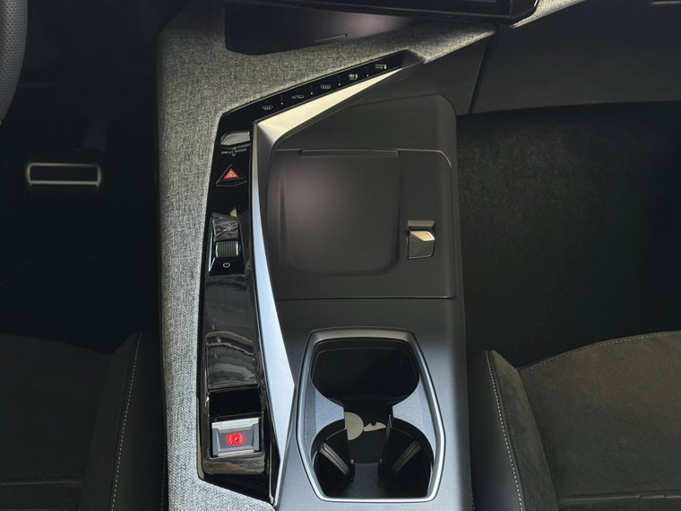 Vehicle Image 26