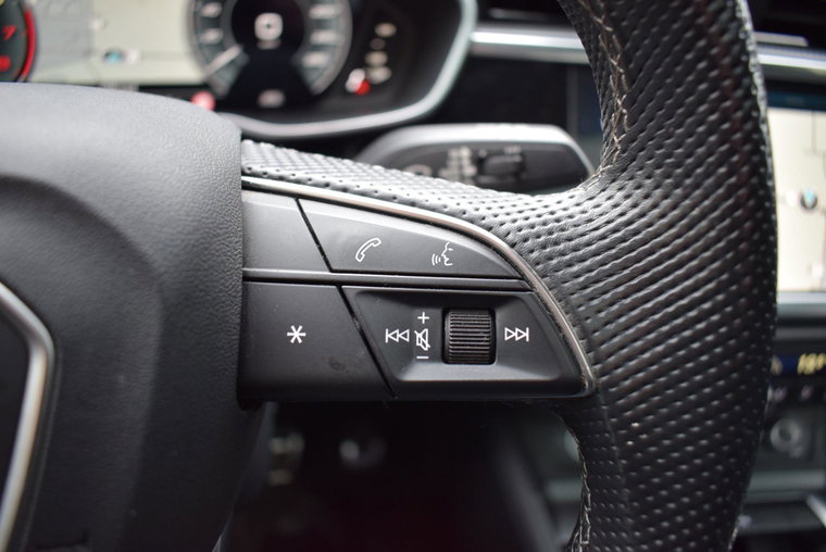 Vehicle Image 24