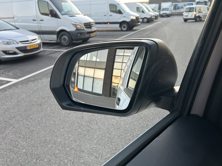 Vehicle Image 22