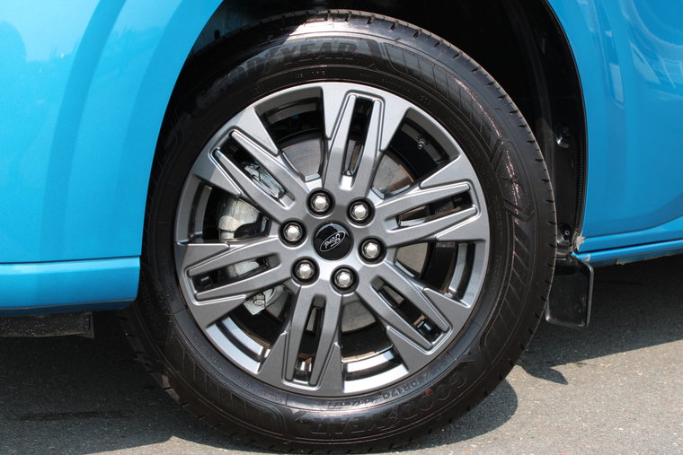 Vehicle Image 5
